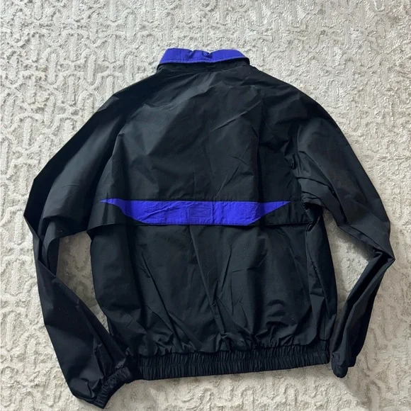 New with tags Radical Black 90s Mesh Lined Full Zip. Vintage!!
Windbreaker - L - Picture 2 of 6